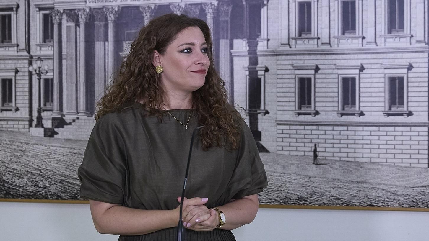 El PP aconseja a Patxi López "que se lea" el plan del PP y pide al Gobierno que "copie" sus ideas para así "acertar"