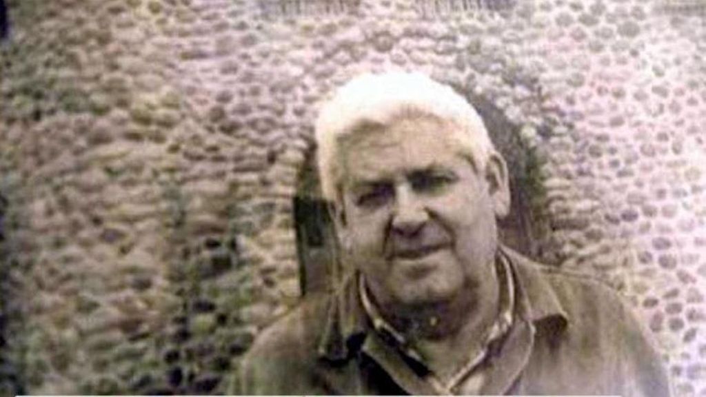 En el interior del Castillo las Cuevas, el curioso fuerte de un pueblo de Burgos que comenzó a construir un vecino en los 70