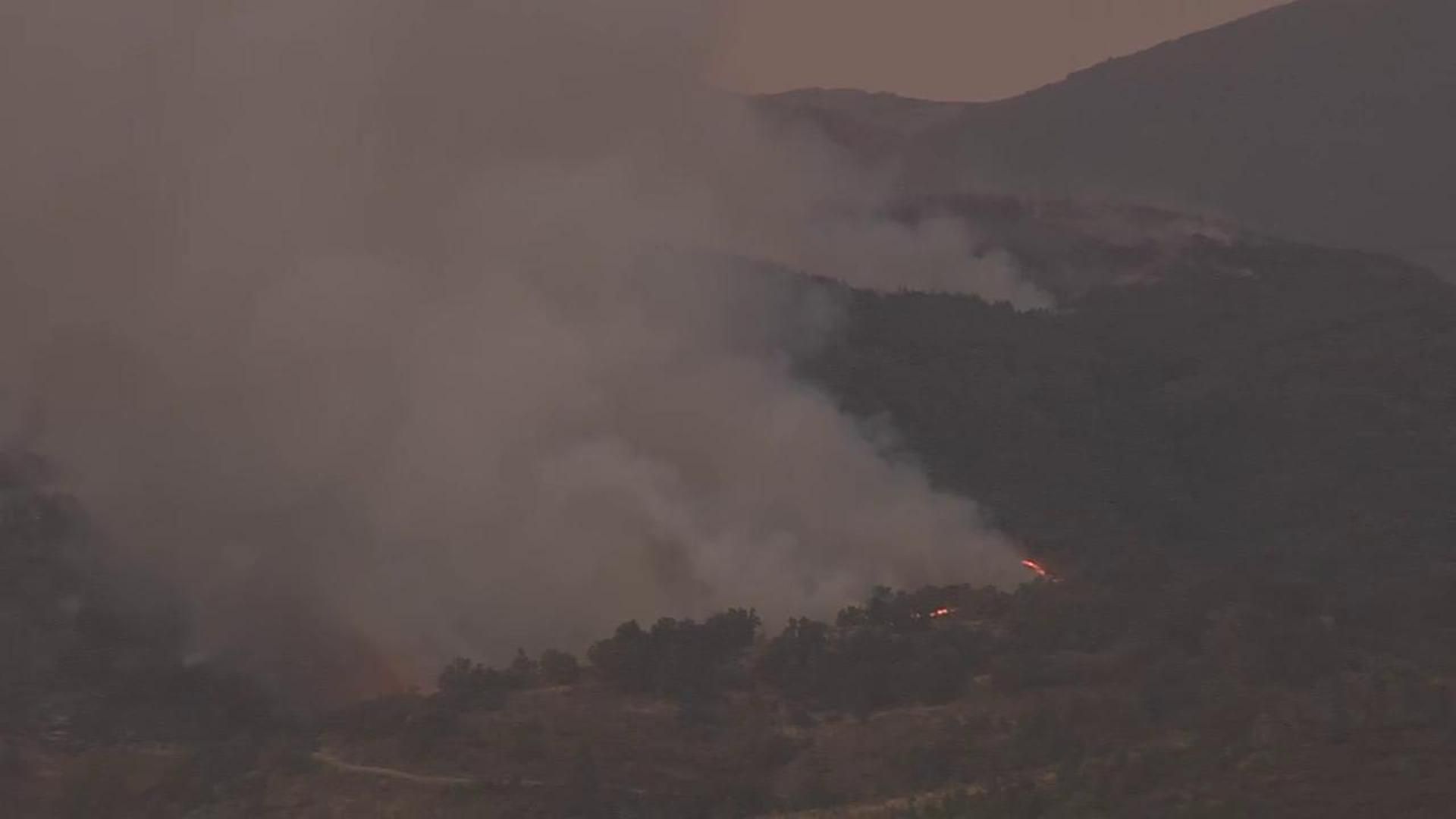 El incendio de La Baña, León, mejora su situación gracias a la bajada nocturna de temperaturas