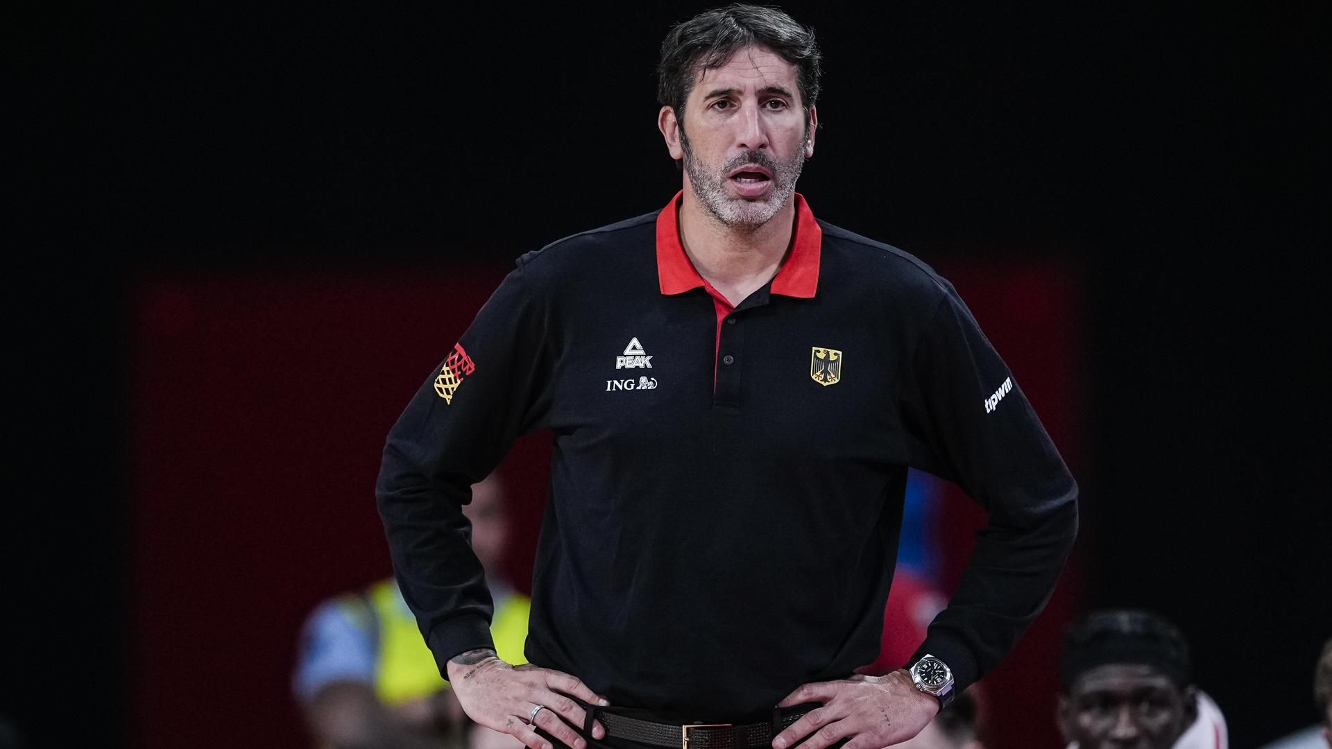 Ingresan al español Álex Mumbrú, seleccionador de baloncesto de Alemania, por una “infección aguda”