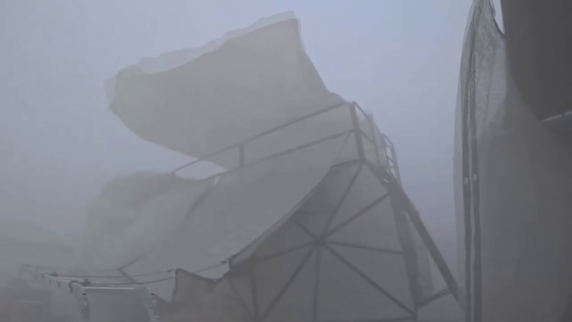 Tormenta de arena en el festival Burning Man, Nevada (EEUU)