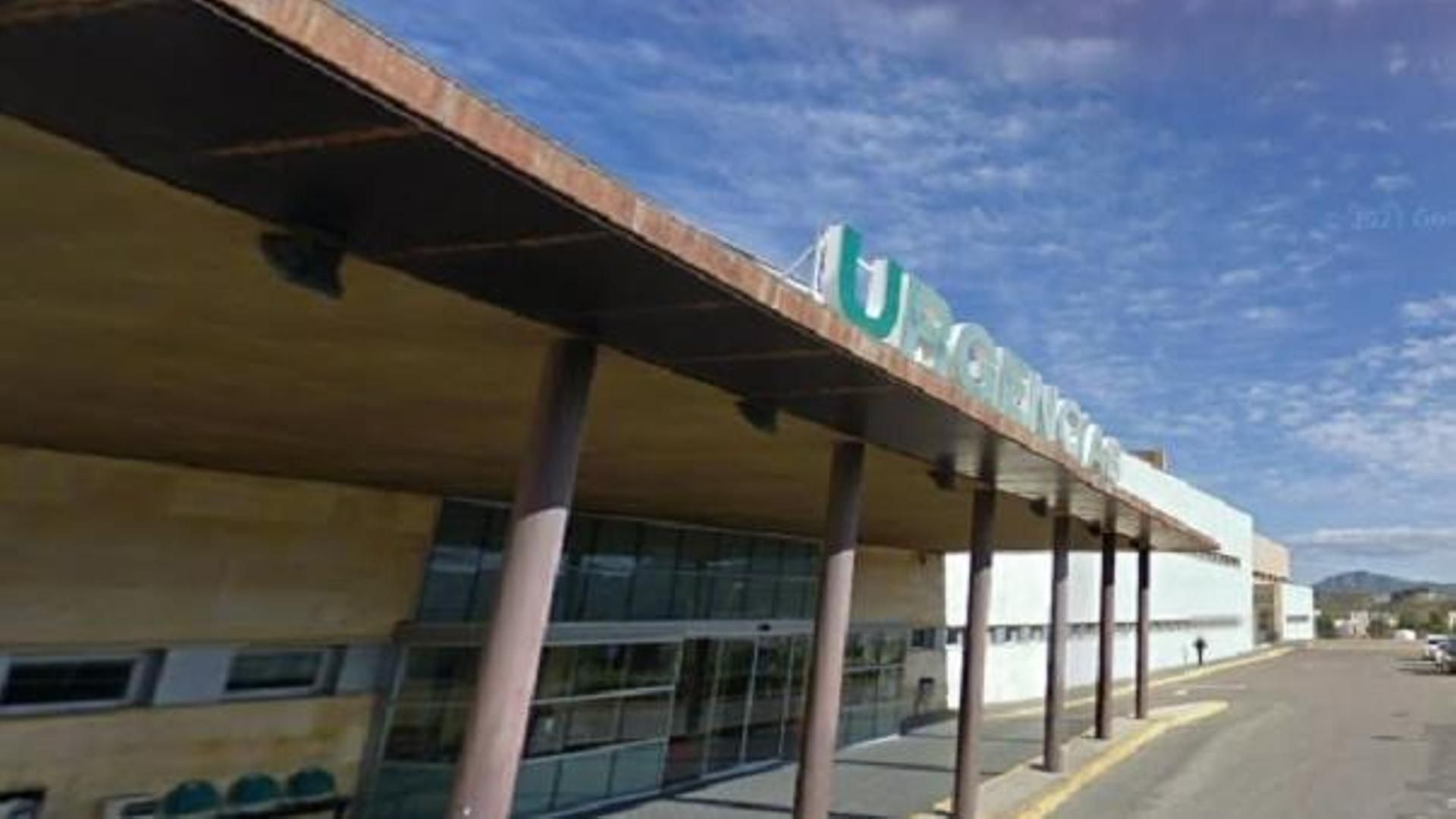Un agente de la Guardia Civil pierde un dedo al ser mordido por un hombre en Garrucha, Almería