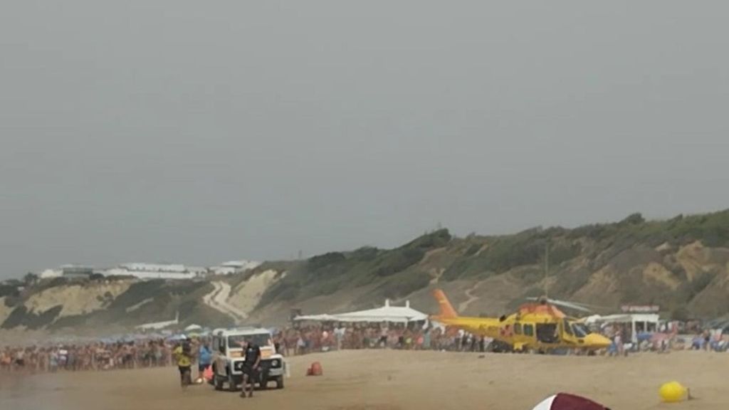 Una persona muere ahogada en la playa de Conil
