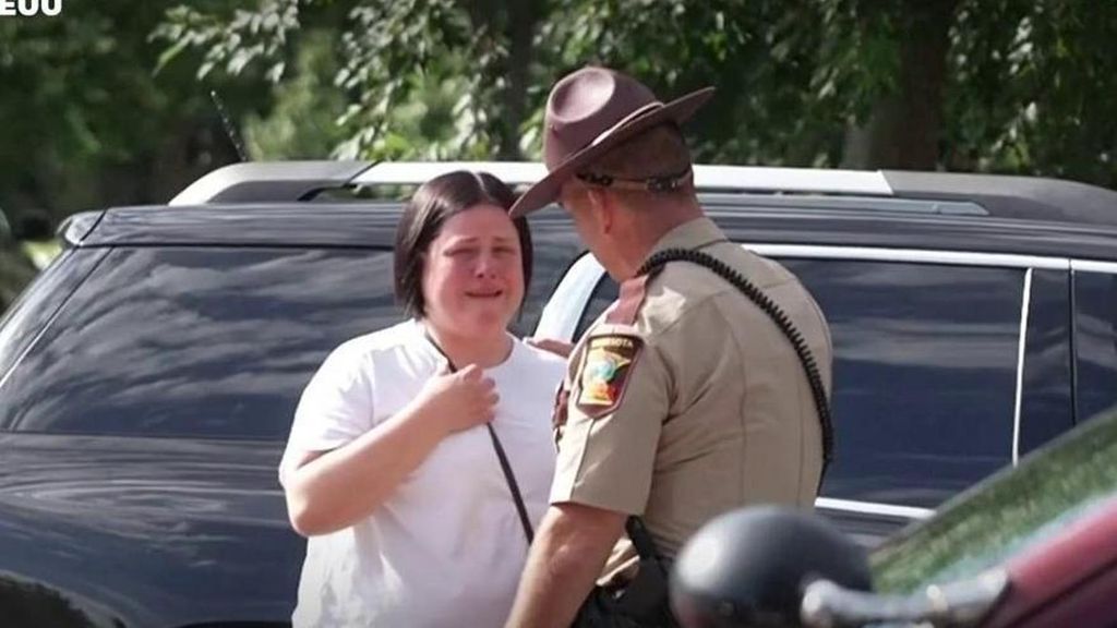 Al menos dos muertos y 17 heridos deja un tiroteo en una escuela católica de Minneapolis