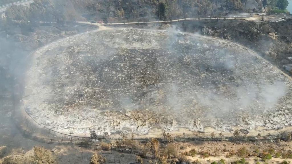 Alarma en Galicia por un gran vertedero en llamas