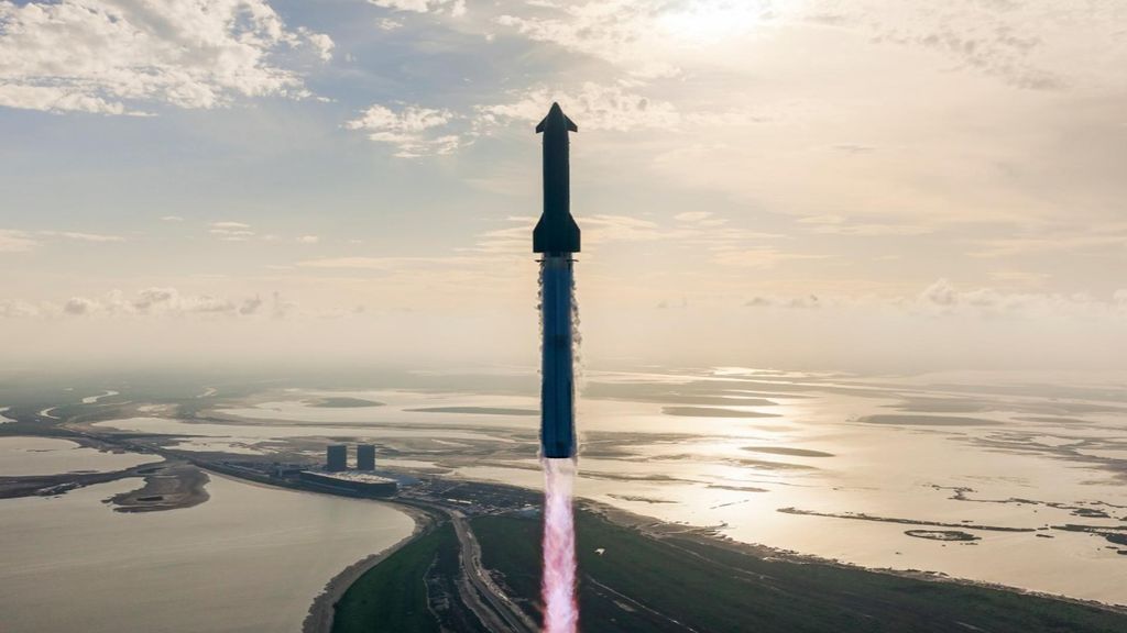 SpaceX lanza con éxito el cohete Starship tras una decena de intentos fallidos
