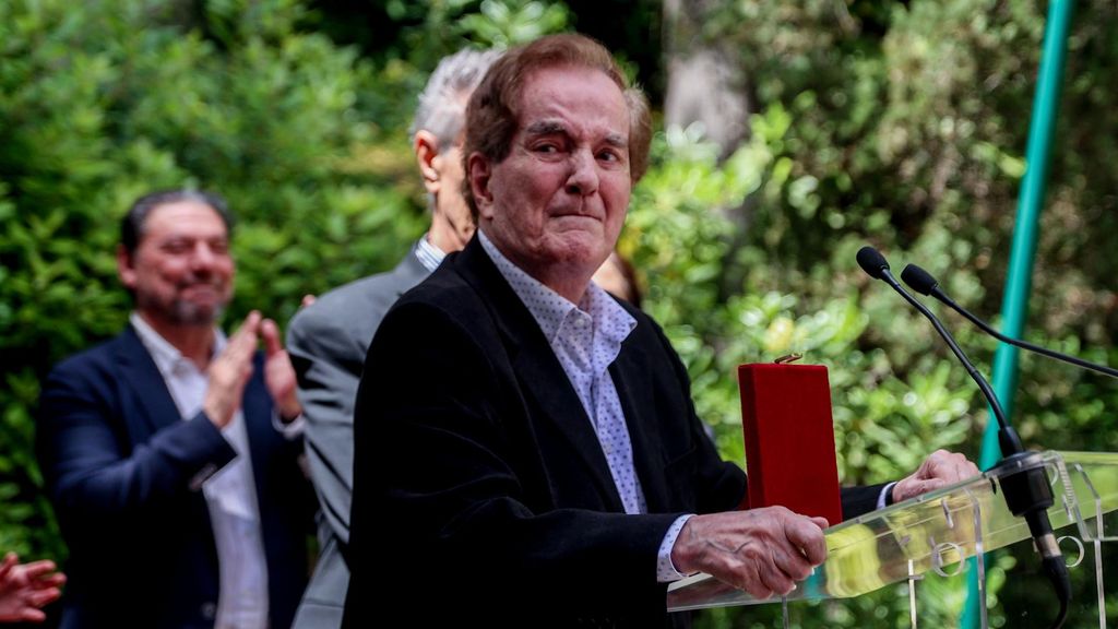 Familiares, amigos y compañeros de Manuel de la Calva se despiden del artista en su capilla ardiente, instalada en la sede de SGAE