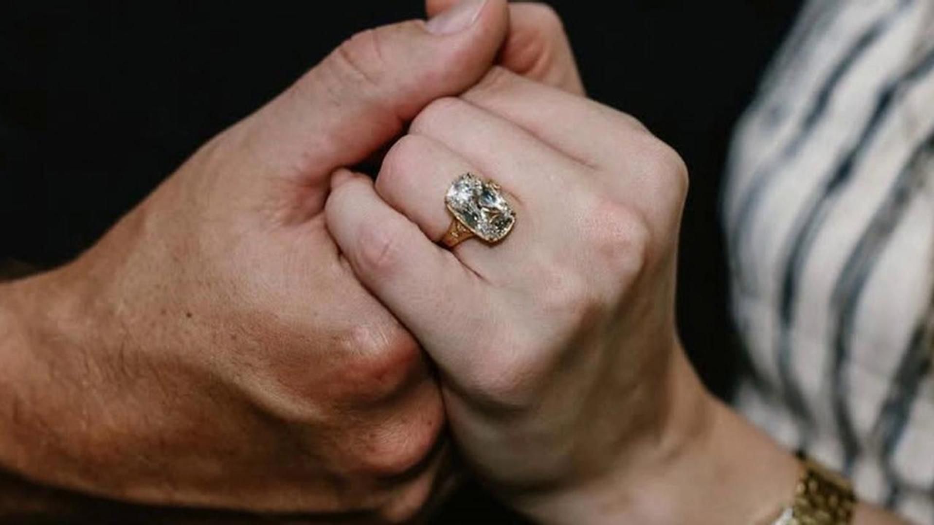 Así es el anillo de compromiso que Travis Kelce entregó a Taylor Swift