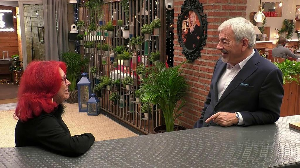 Carlos Sobera al conocer la edad de una soltera de 'First Dates': "¿Qué me estás contando?