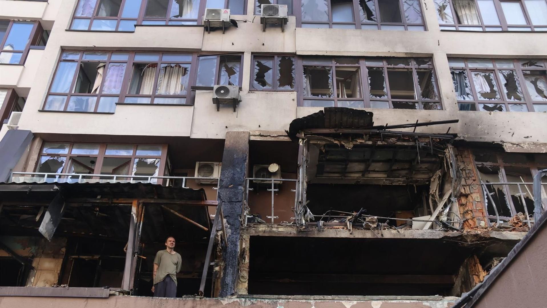 Aumenta hasta 19 muertos en Kiev tras ataque ruso incluyendo cuatro niños y decenas de edificios dañados