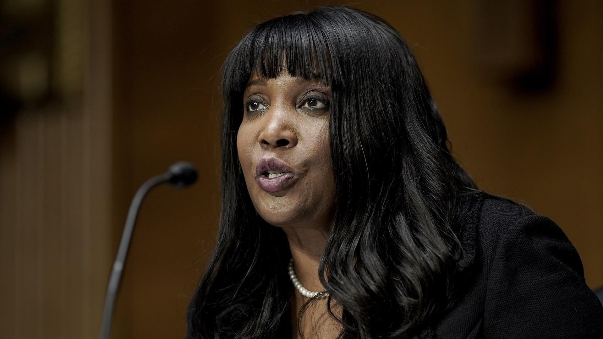 Cook defiende que Trump carece de la autoridad necesaria para poder destituirla