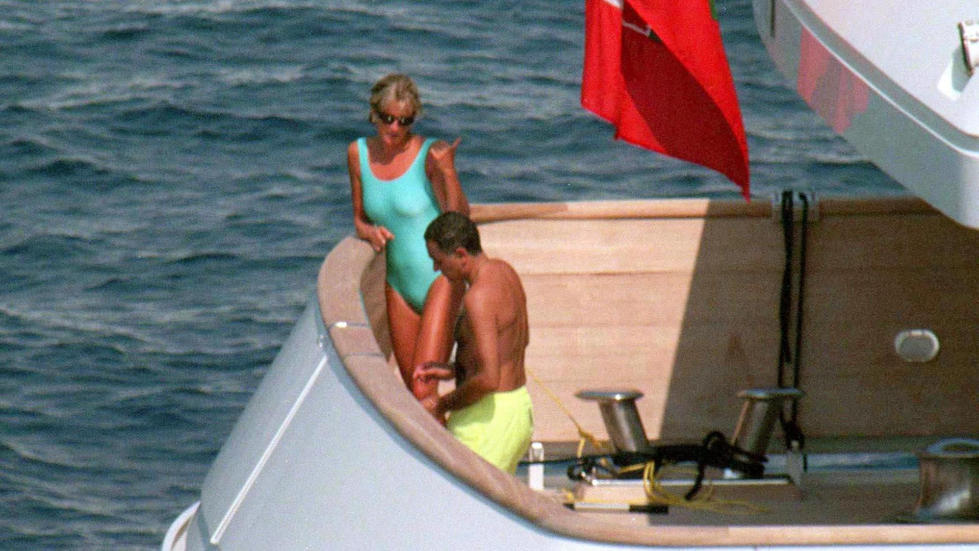 Diana de Gales con Dodi Al-Fayed