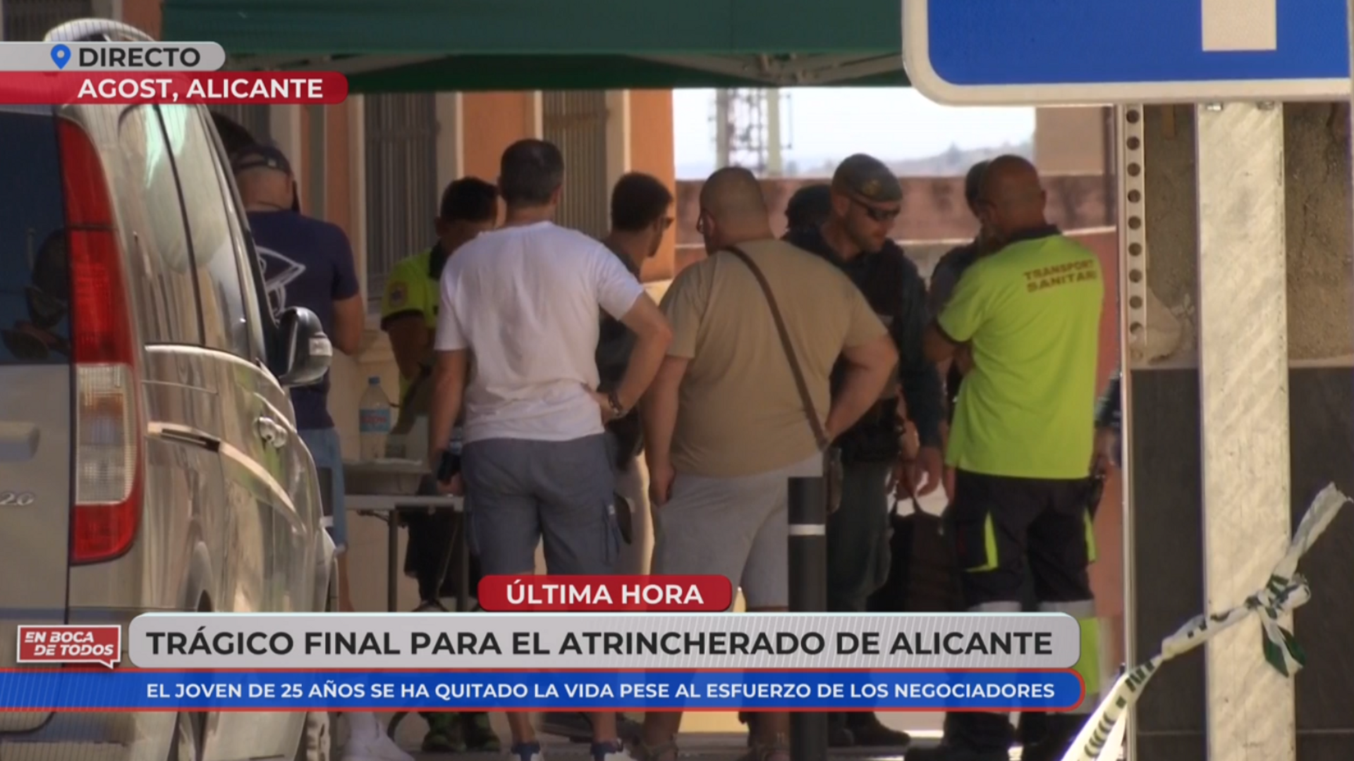 La presencia de los policías debajo del piso