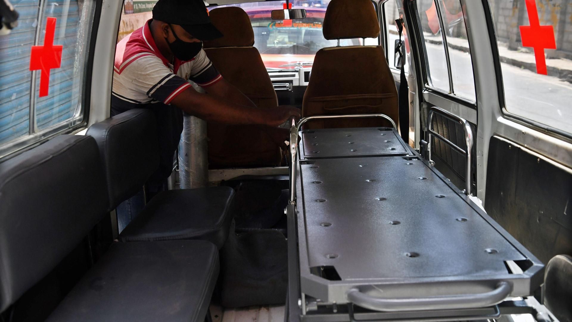 Los equipos de rescate continúan trabajando en la zona con maquinaria pesada