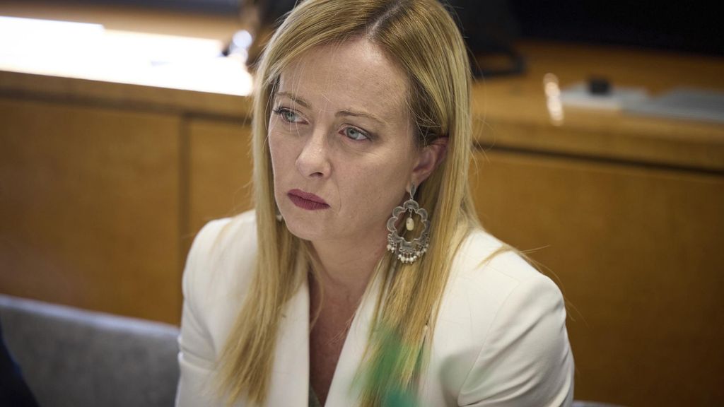 La violencia digital contra las mujeres: una web colgaba imágenes retocadas con IA de políticas, como Giorgia Meloni y otras