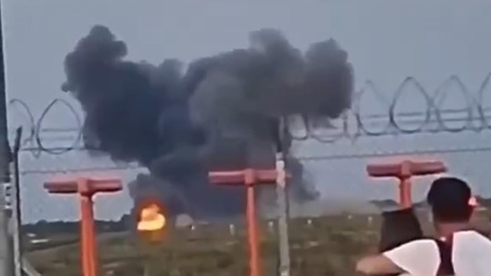 El piloto cayó en picado ante una decena de personas que presenciaba los ensayos del Radom Airshow, en Polonia.