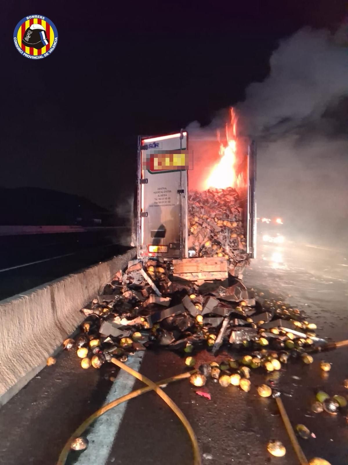 El segundo impacto causa un nuevo incendio