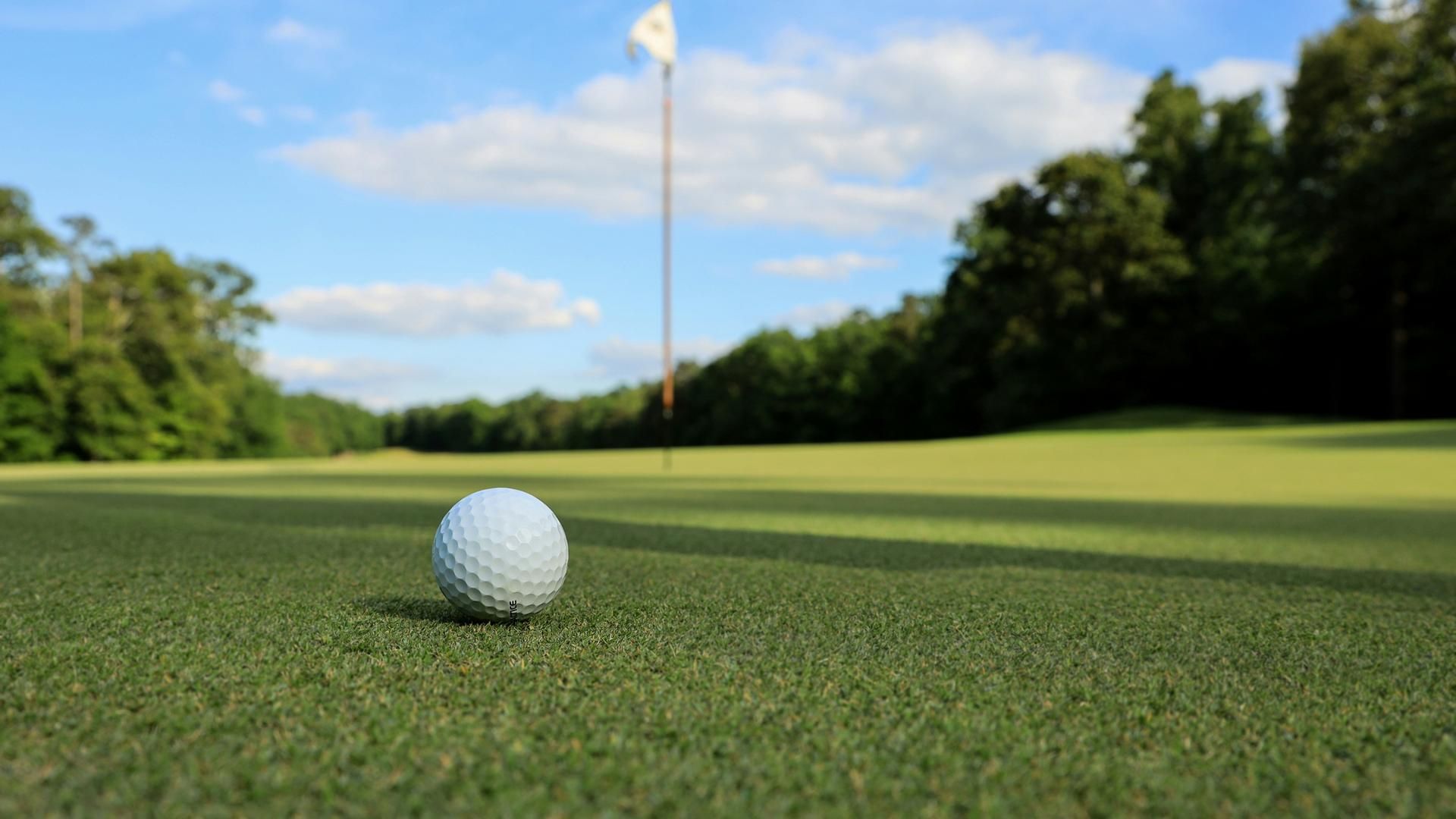 golf unsplash