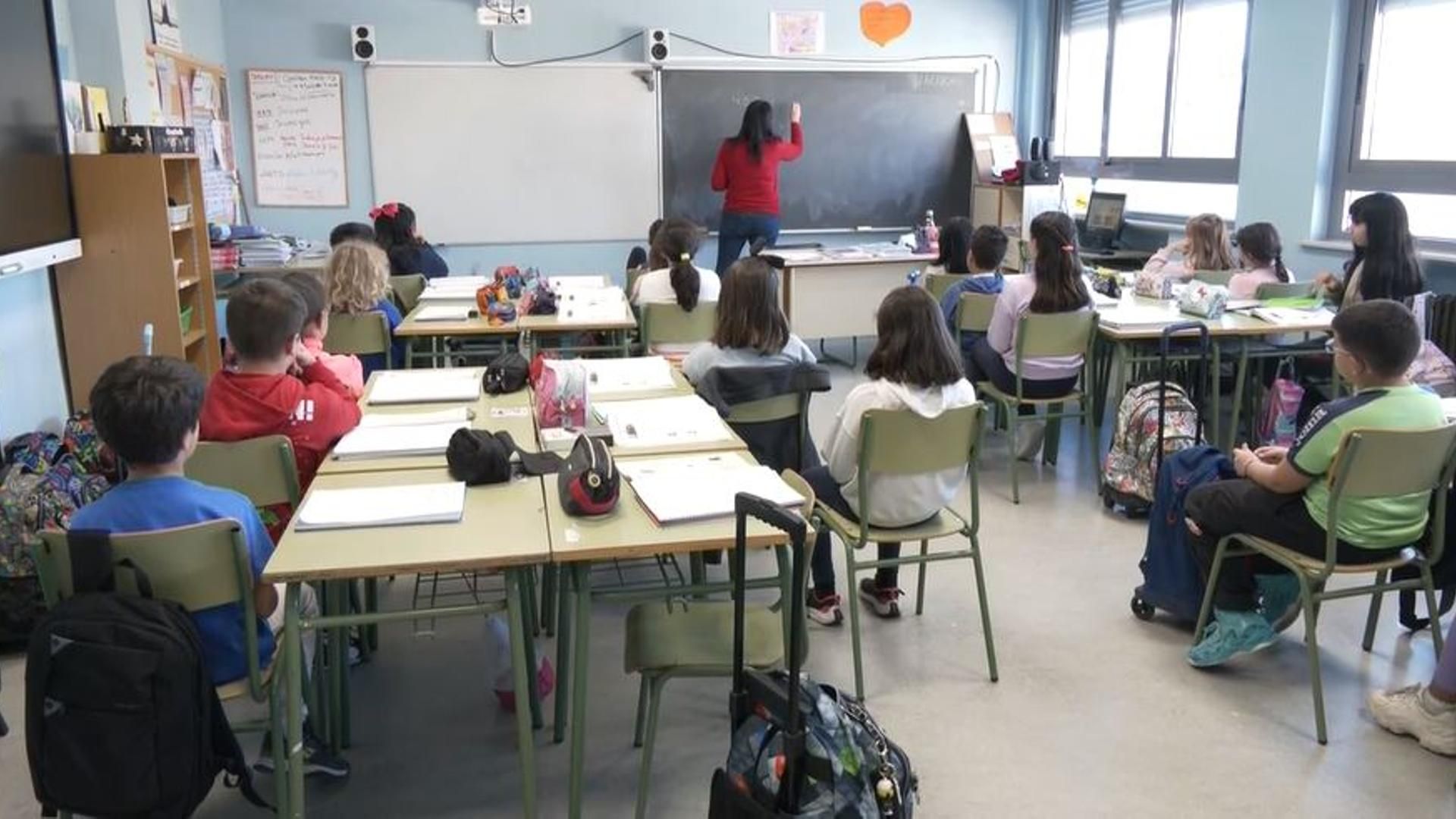 Los regalos a profesores, un foco de conflictos en los colegios y entre las familias
