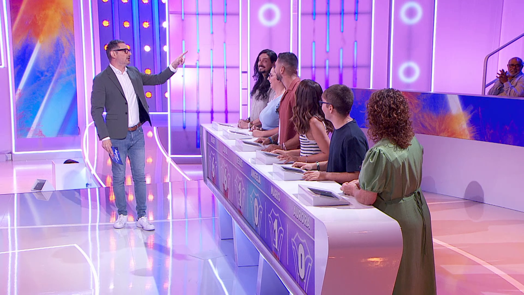 La pizza hawaiana abre un divertido debate en ‘Agárrate al sillón’: “A ver si a la paella valenciana le podéis echar cualquier cosa…"