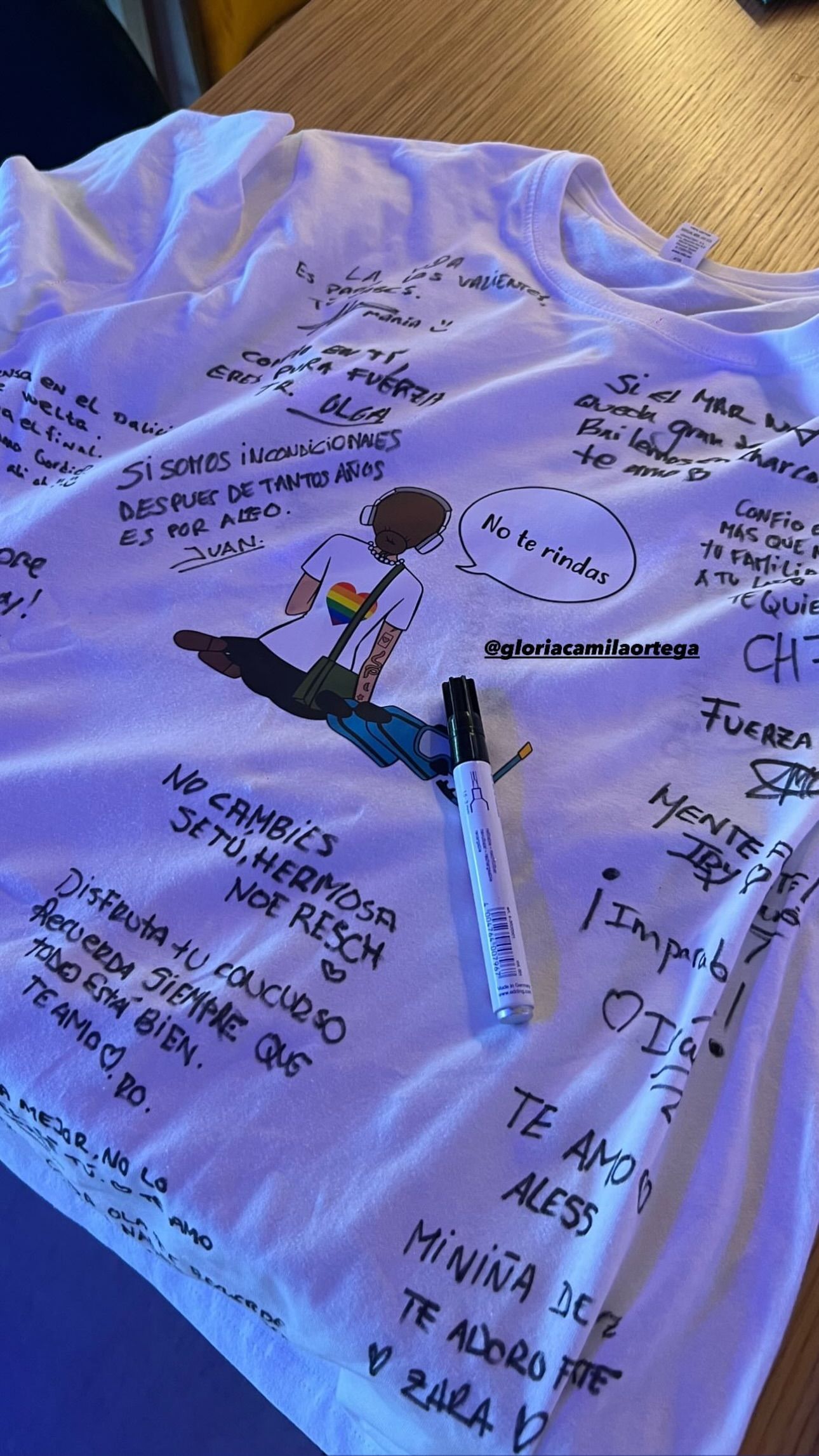 Camiseta Gloria Camila
