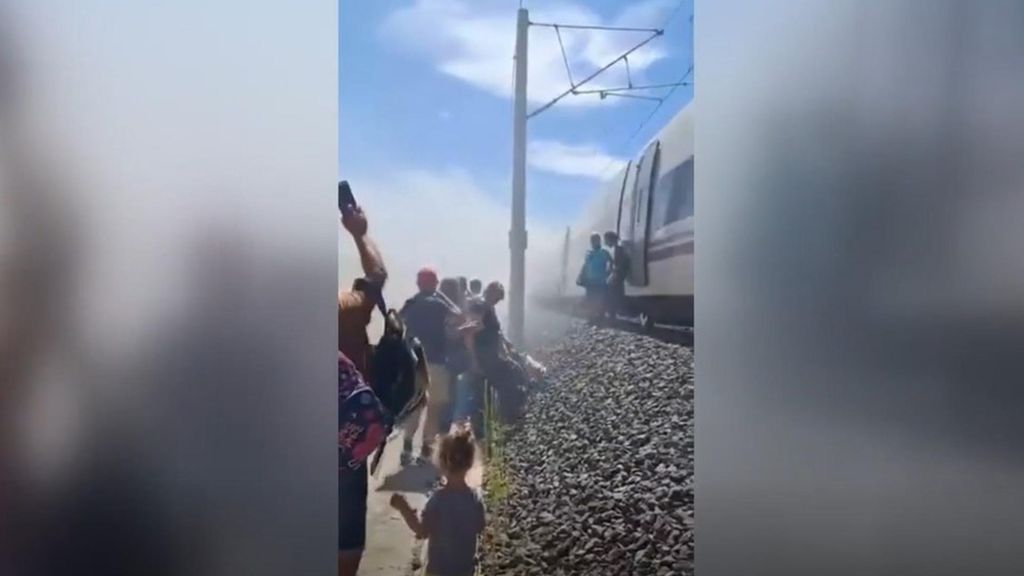 Restablecen el tráfico ferroviario entre Madrid y Andalucía tras el incendio en un vagón de AVE en Ciudad Real