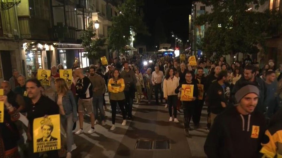 Las protestas de los bomberos exigiendo condiciones laborales dignas y ...