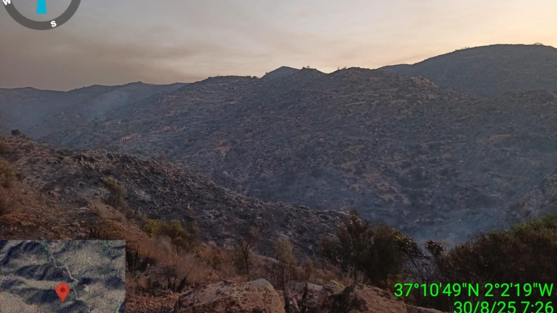 Medios aéreos se incorporan a la zona del incendio de Lubrín