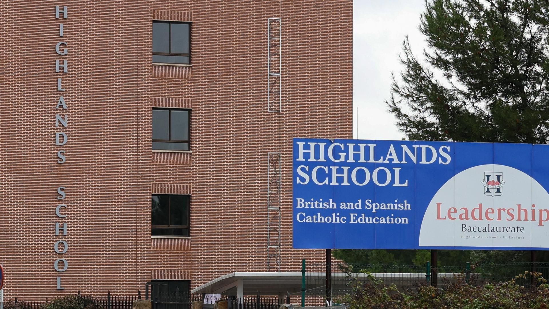 Exterior del Colegio de La Moraleja: Highland El Encinar