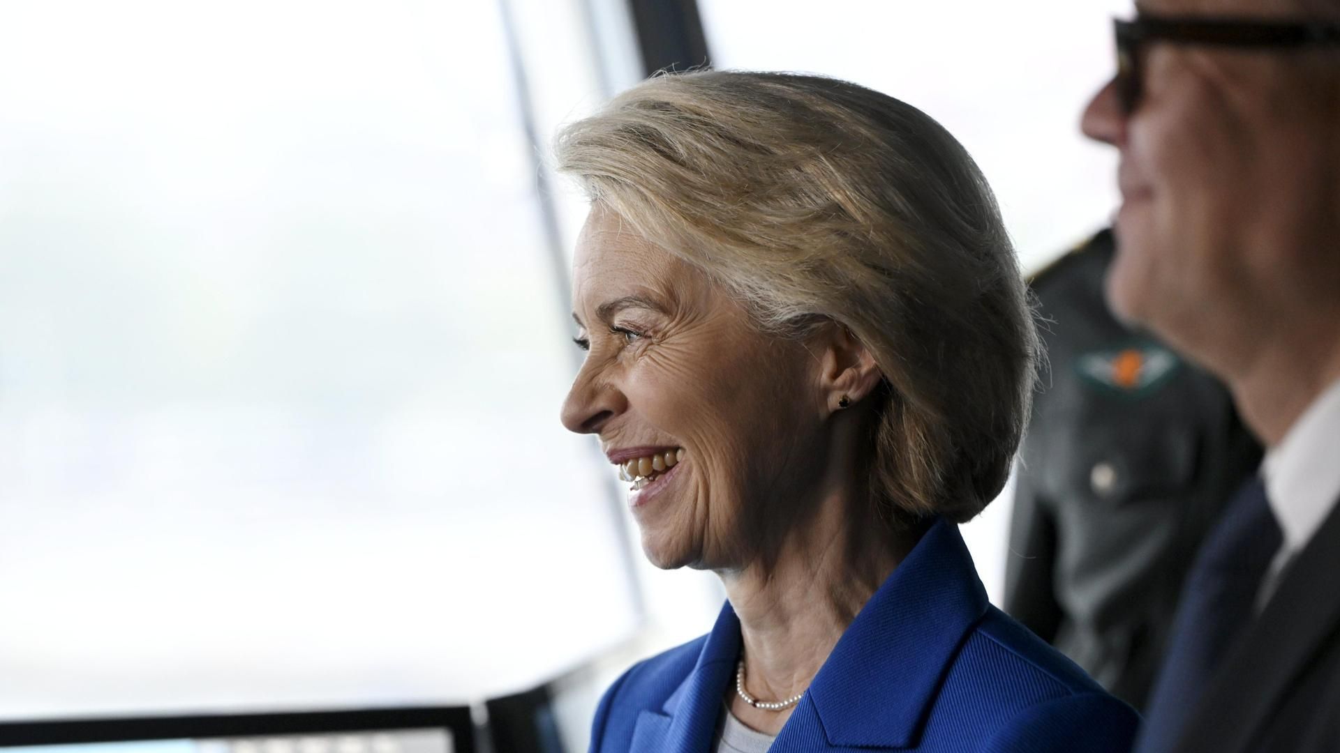 Ursula Von der Leyen defiende una "Ucrania bien armada" en su viaje a la frontera polaca con Bielorrusia
