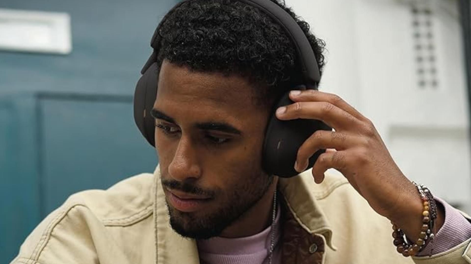 Estos auriculares inalámbricos de Sony no reducen el ruido, lo cancelan por completo, ¡y tienen 90€ de descuento!