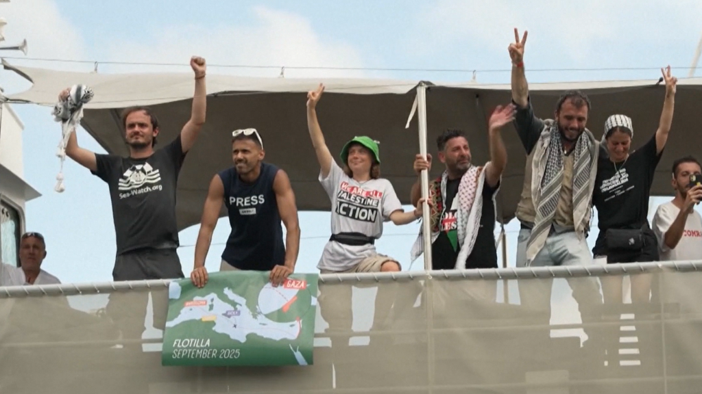 La Global Sumud Flotilla reanuda su viaje hacia Gaza tras permanecer varado en el puerto de Barcelona