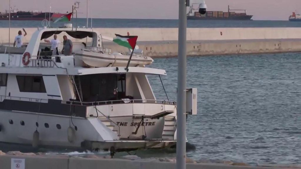 La Global Sumud Flotilla vuelve a salir de Barcelona tras regresar a puerto por el mal tiempo
