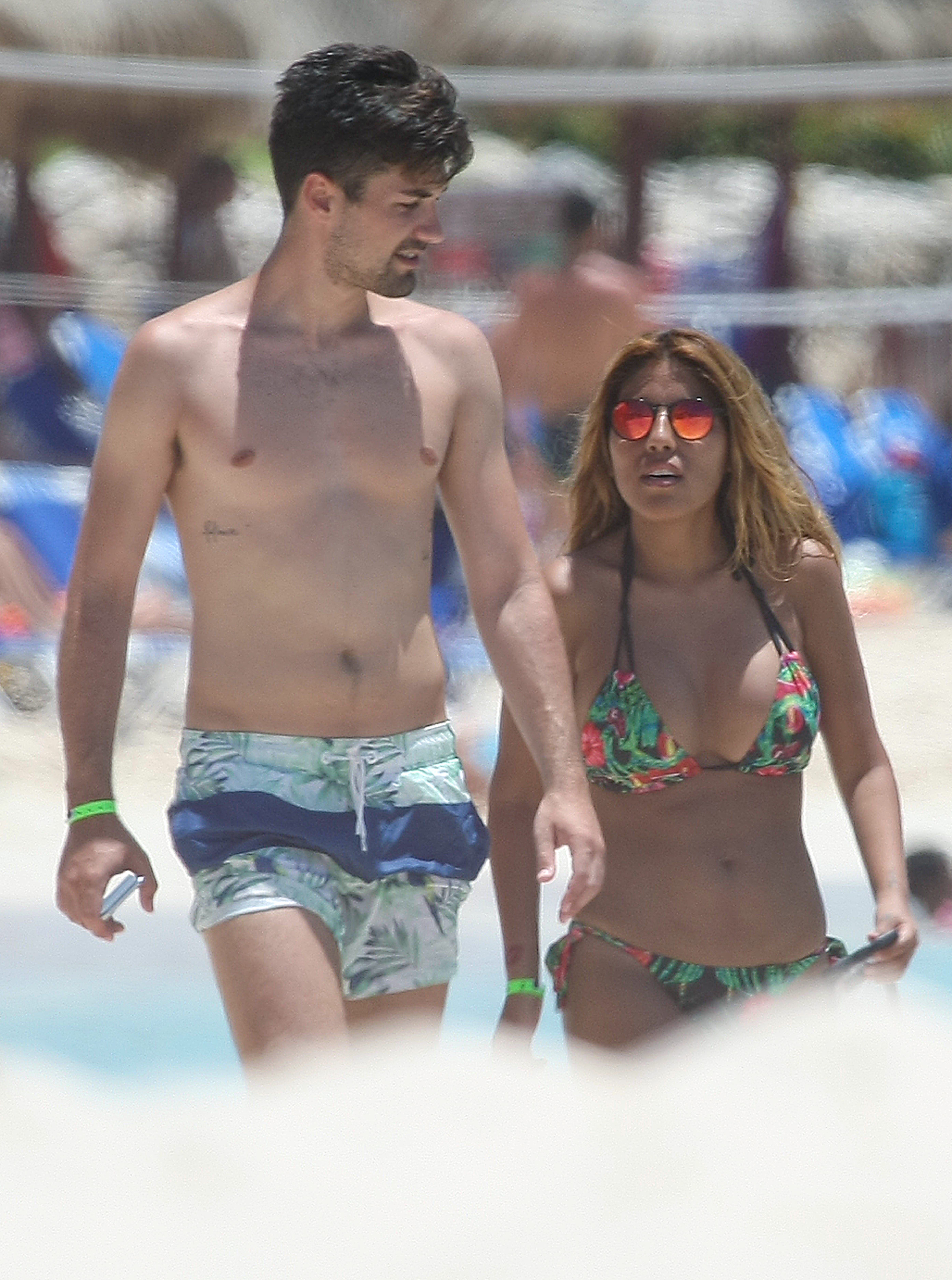 La pareja en la playa
