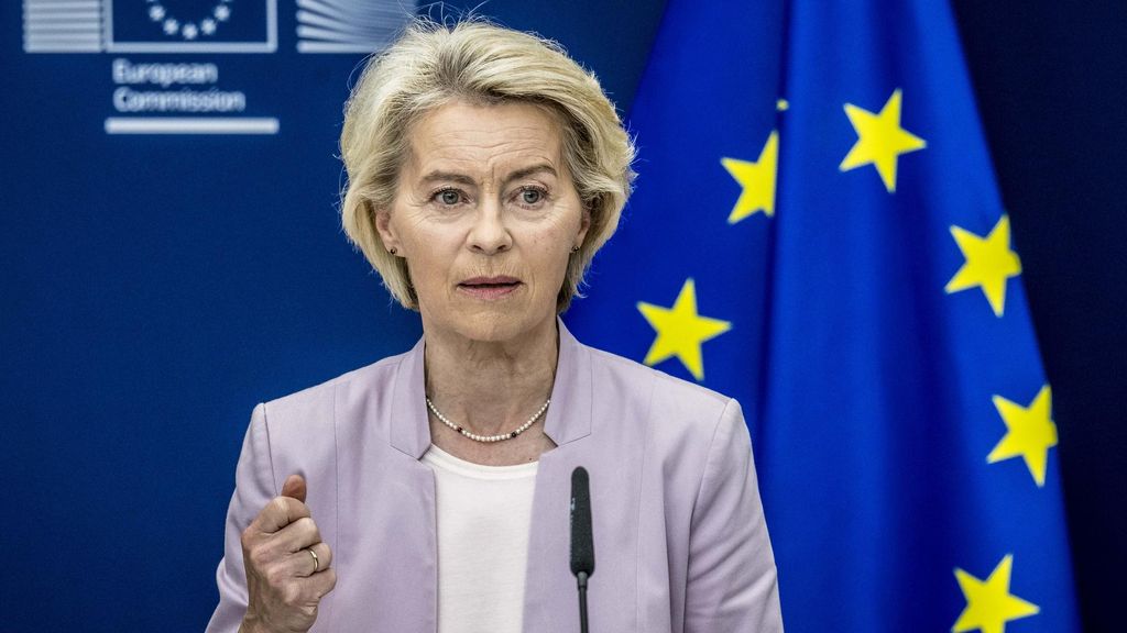 El avión de Ursula von der Leyen sufre una presunta interferencia rusa en el GPS: aterrizó con mapas manuales