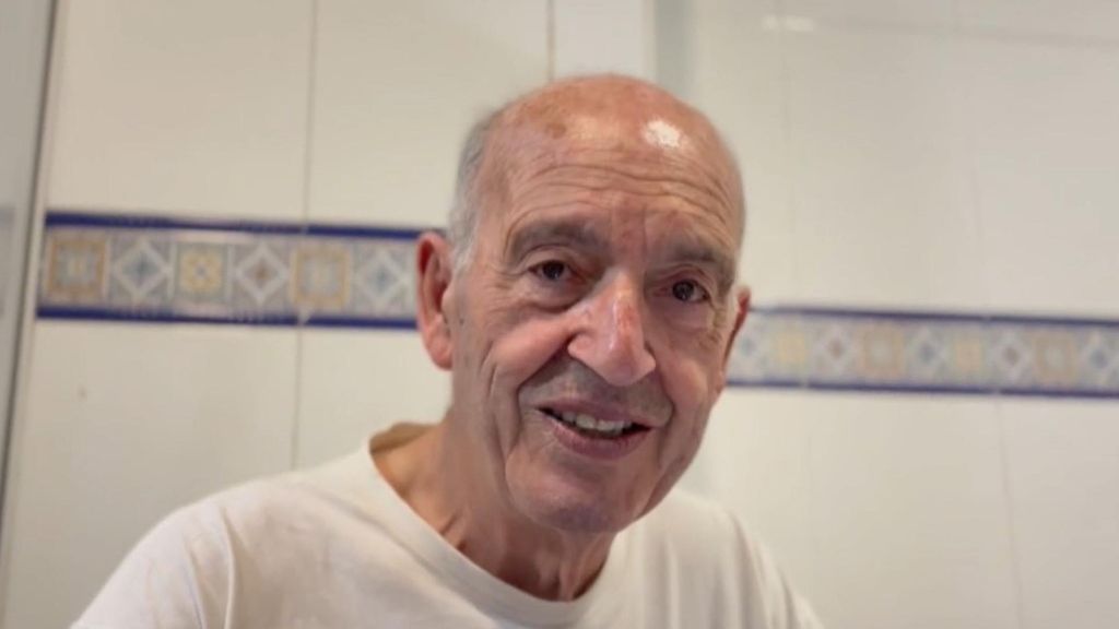 Vicente rehabilita su casa arrasada por la DANA gracias a Adopta un Mayor