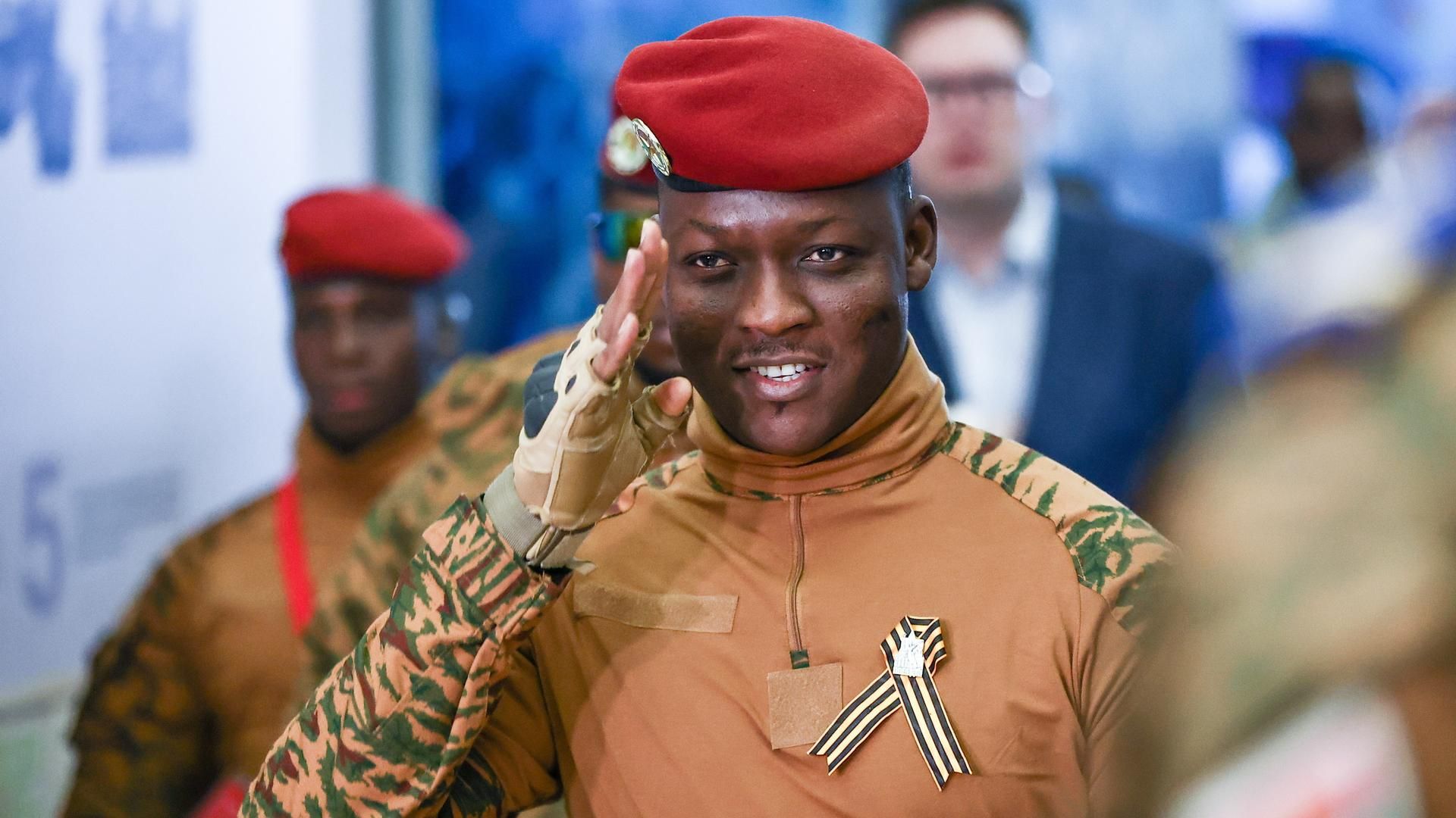  Burkina Faso aprueba por unanimidad una ley que castiga la homosexualidad con hasta cinco años de cárcel