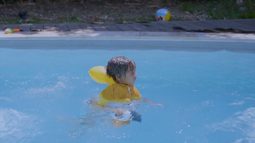 Fabrican una camiseta antiahogamientos para niños