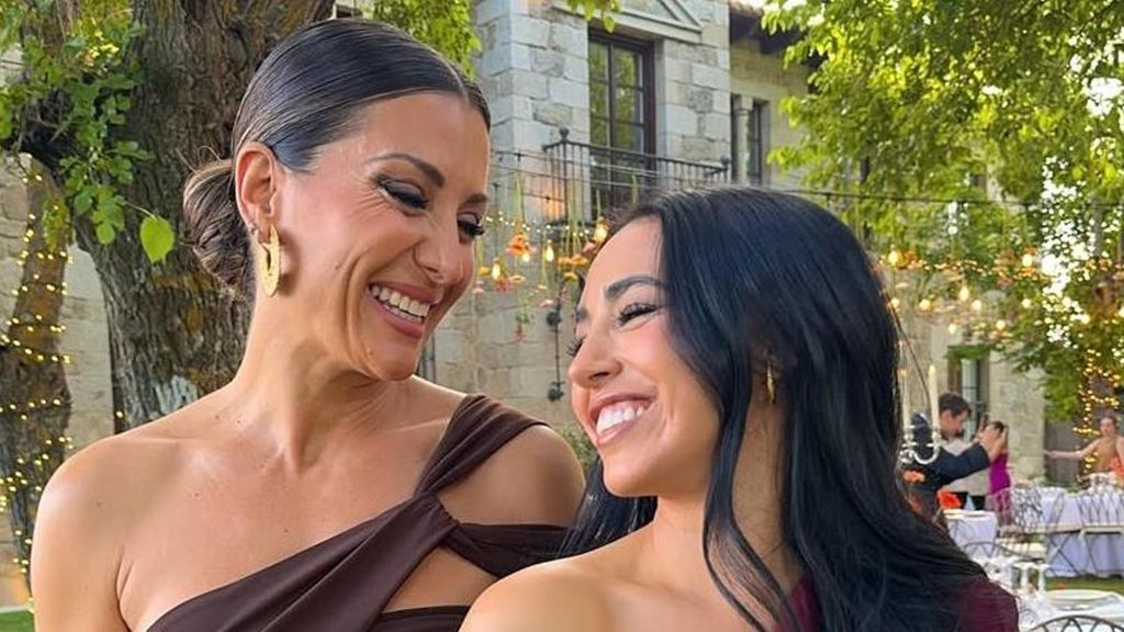 Nagore Robles y Carla Flila