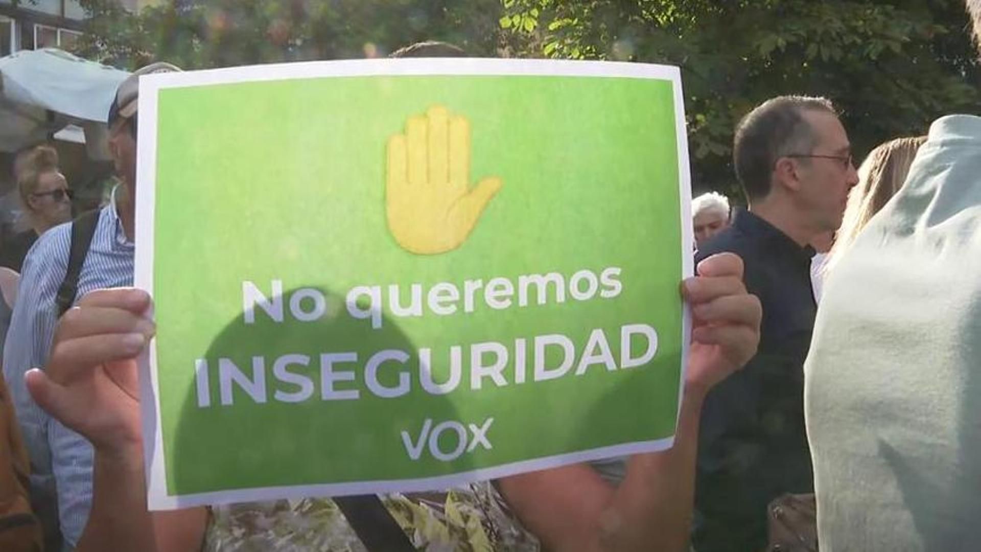 Vox exige el cierre de los "centros de ilegales" desde la manifestación en Hortaleza a pesar de la prohibición de la Delegación