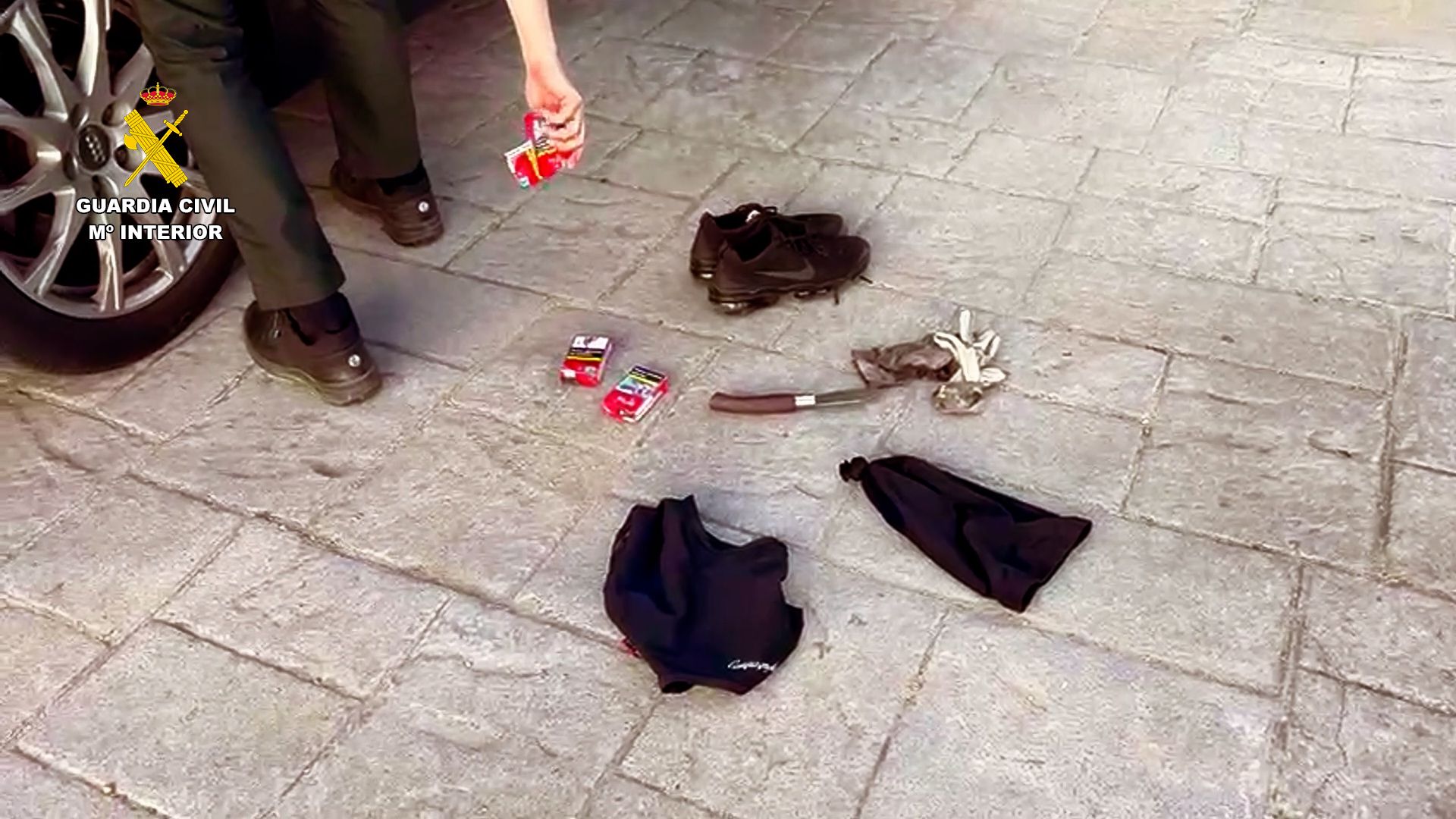 Algunas de las pertenencias de los ladrones