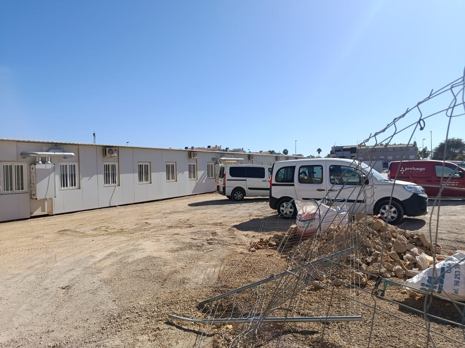 Barracones en el CEIP Orba de Alfafar