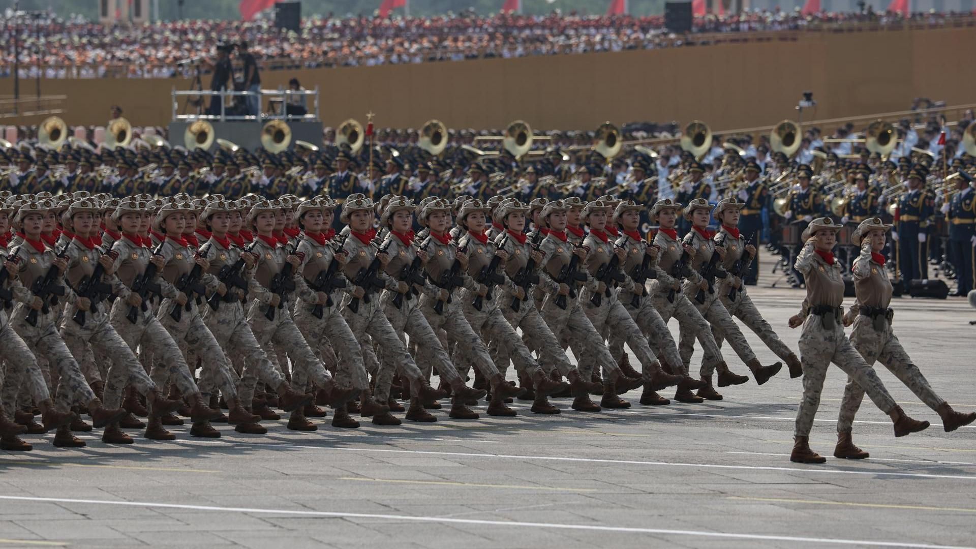 China saca pecho en un desfile militar sin precedentes y Trump acusa al país de conspirar contra EE.UU. China saca pecho en un desfile militar sin precedentes y Trump acusa al país de conspirar contra EE.UU.