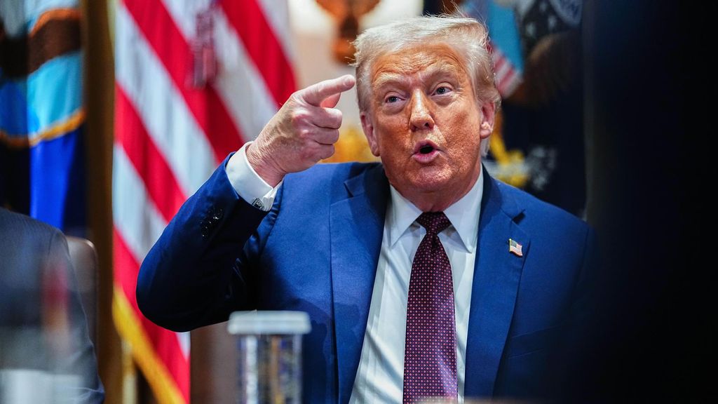 El ataque de EEUU a una embarcación procedente de Venezuela, un nuevo aviso de Donald Trump redoblando la presión sobre Nicolás Maduro