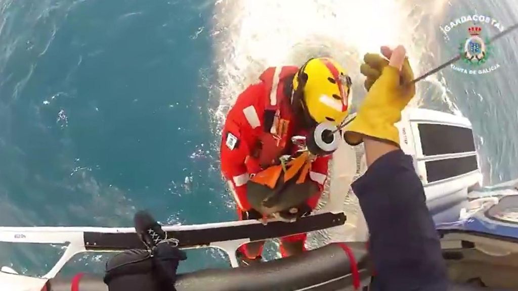 Espectacular rescata desde el helicóptero de Guardacostas de Galicia