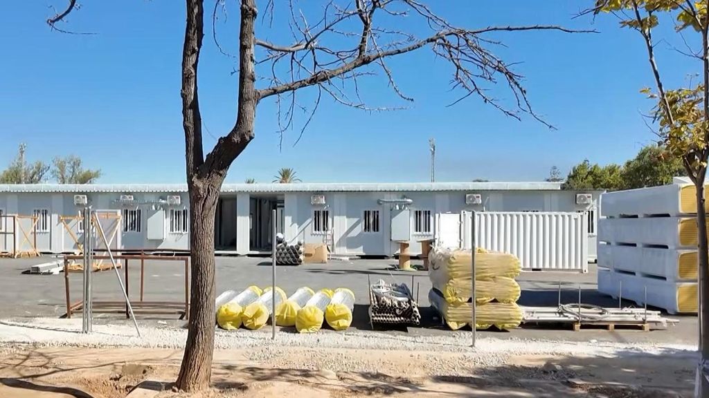 Barracones sin terminar y estudiantes desplazados a otros municipios: así es la vuelta al cole en la zona de la DANA