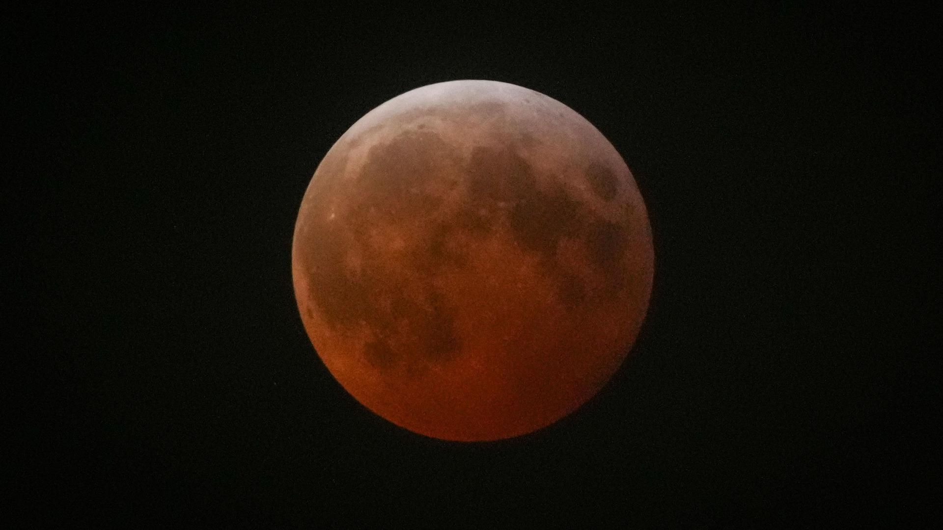 Luna Llena de Sangre Luna Llena de Sangre