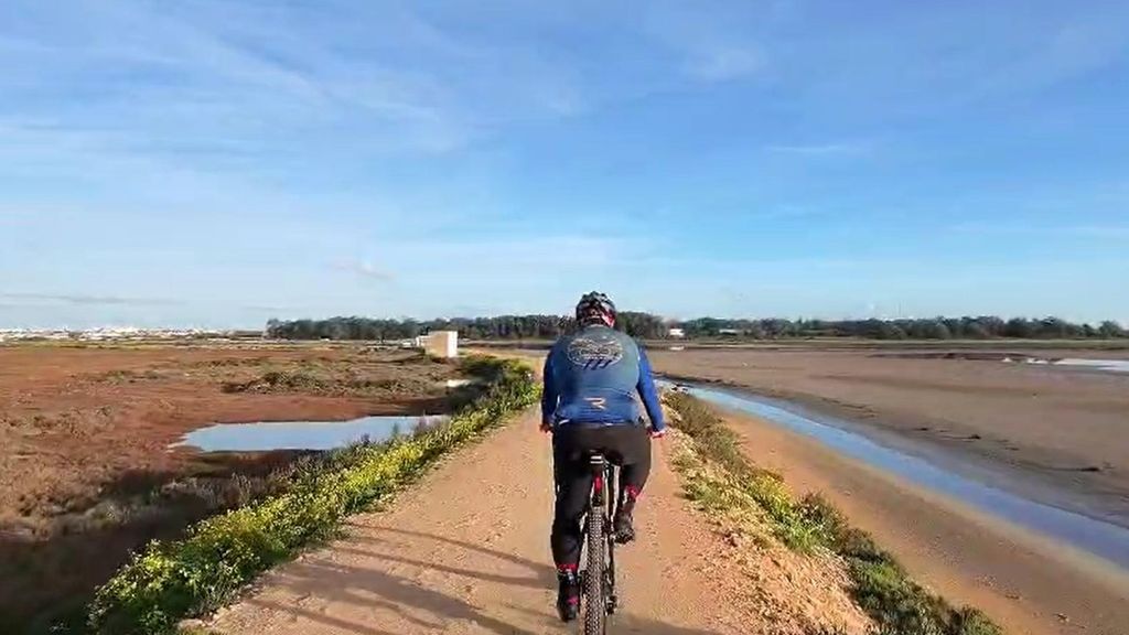 Sergio, el vendedor de la ONCE de San Fernando que ha dado tres veces la vuelta a España en bicicleta