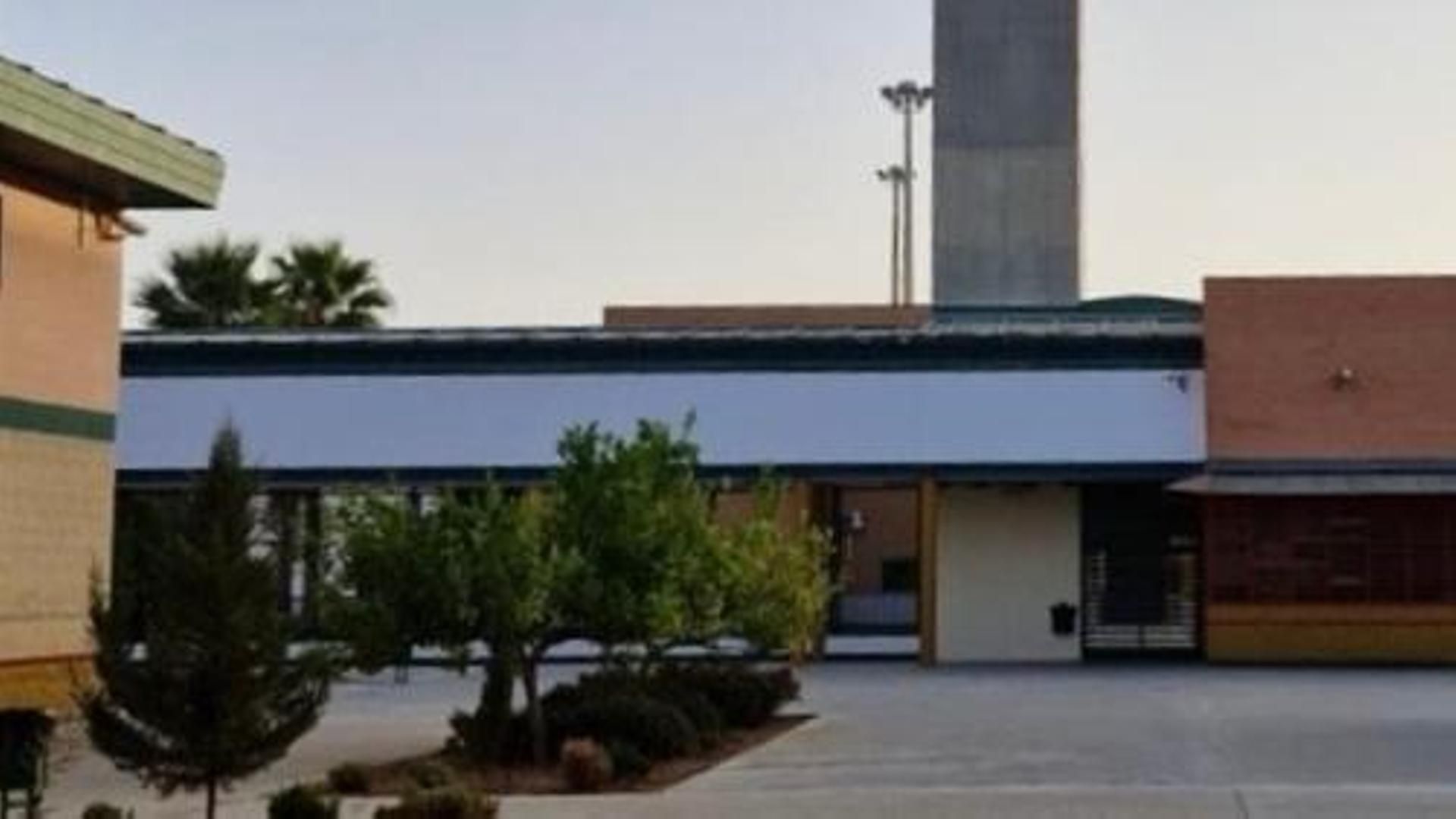 Un preso del centro penitenciario Sevilla II agrede a un funcionario: le mordió el brazo y le golpeó hasta romperle dos costillas