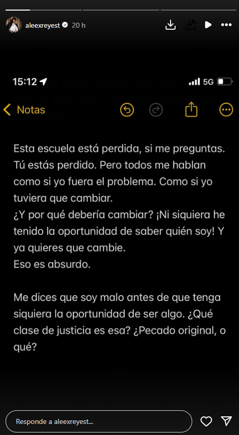 Alejandro Reyes ha recreado el discurso de una escena de la película 'El club de los poetas muertos'